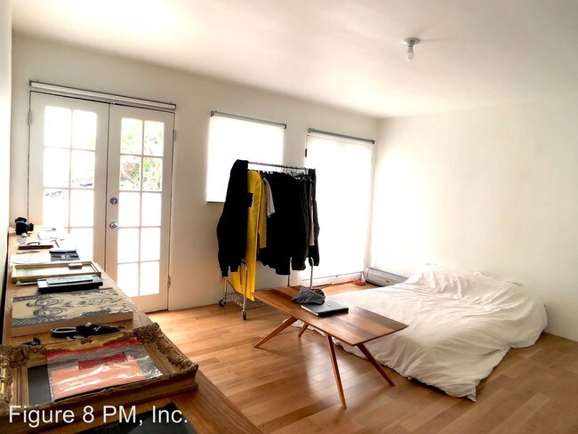 Building Photo - 2 br, 1 bath Apartment - 1947 Hyperion Ave