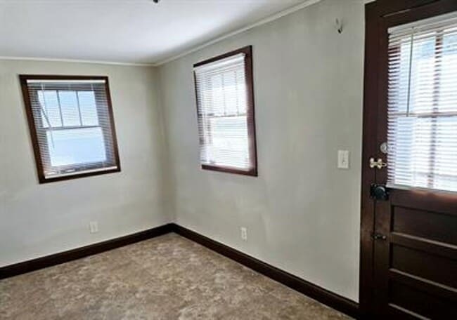 Building Photo - Quaint 2 Bed, 1 Bath Home – Available 11/1/25!