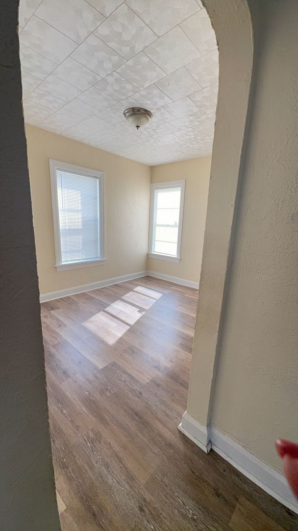 Building Photo - Historic Charm 3 bedroom/ 1 bath Home with bonus room