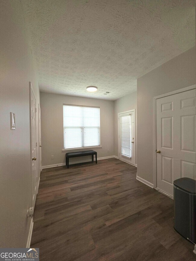 Building Photo - 4691 Highpoint Ln