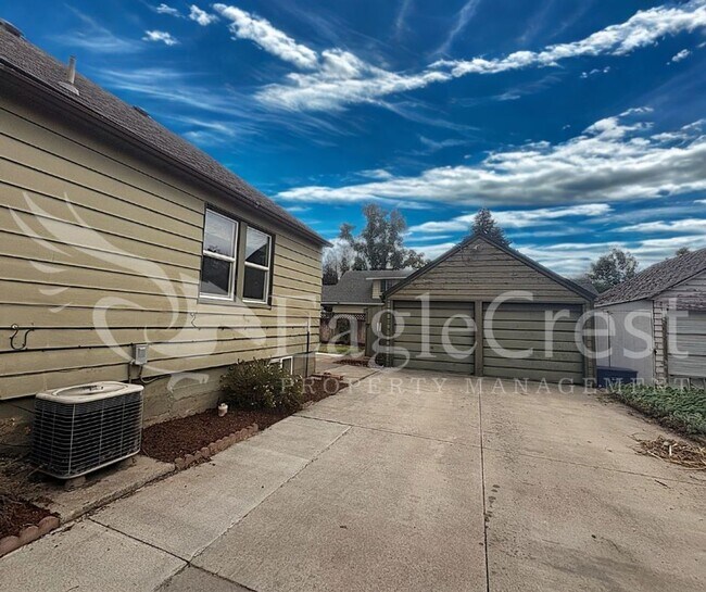 Building Photo - 127SW6