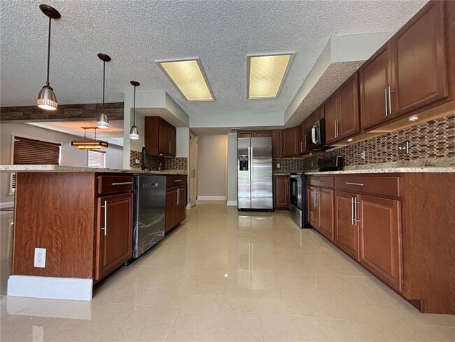 Building Photo - 304 Tavernier Dr