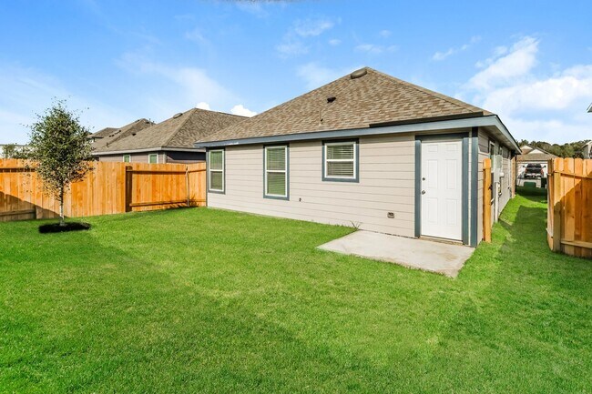 Building Photo - 2868 Briggs Dr