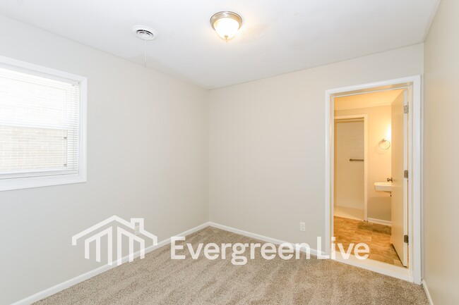 Building Photo - 1656 Kentucky Ave