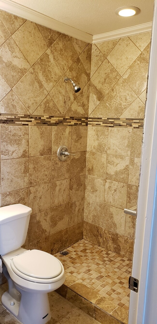 Building Photo - 7434 Mountain Oak Trail