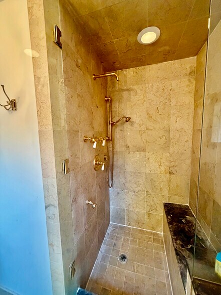 Building Photo - 27 Nautilus Pl