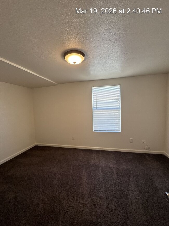 Building Photo - Cozy Corcoran home for rent!