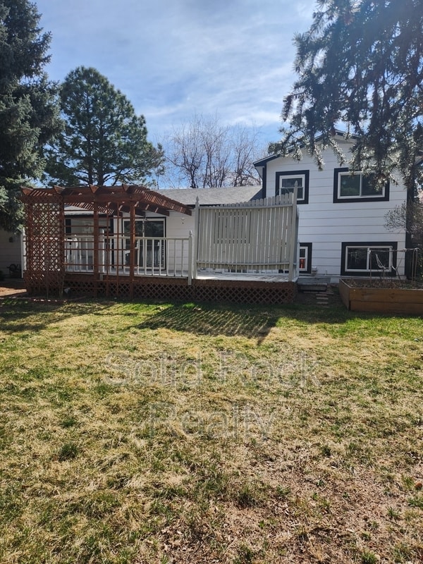 Building Photo - 4018 Goldenrod Dr