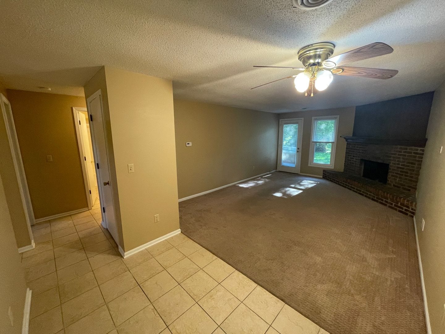 Building Photo - 5633 Bluebird Ct