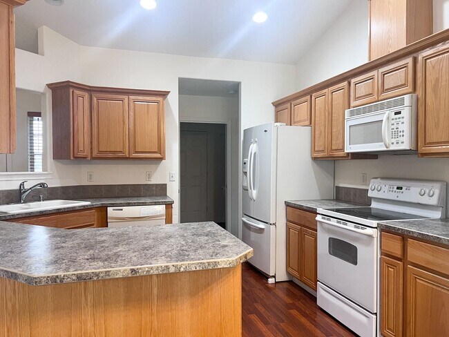 Building Photo - OWN798