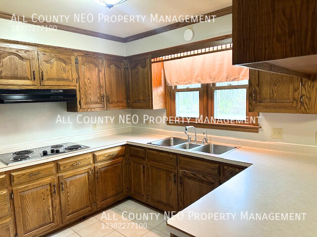 Building Photo - 3-bedroom available in Poland, OH!