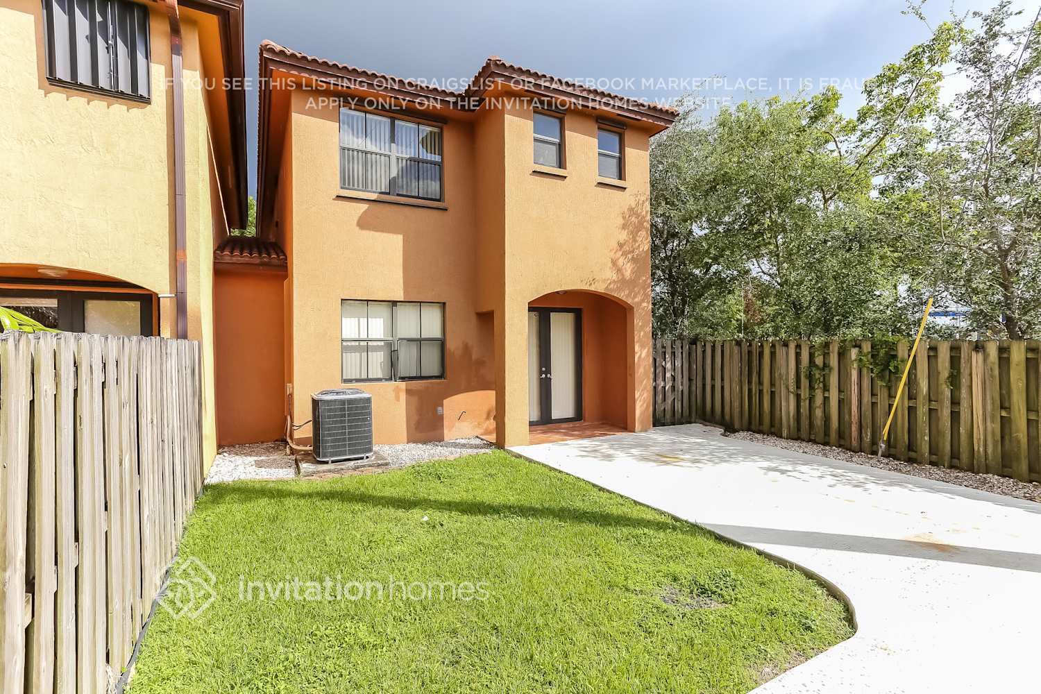 Building Photo - 3936 SW 69th Ave