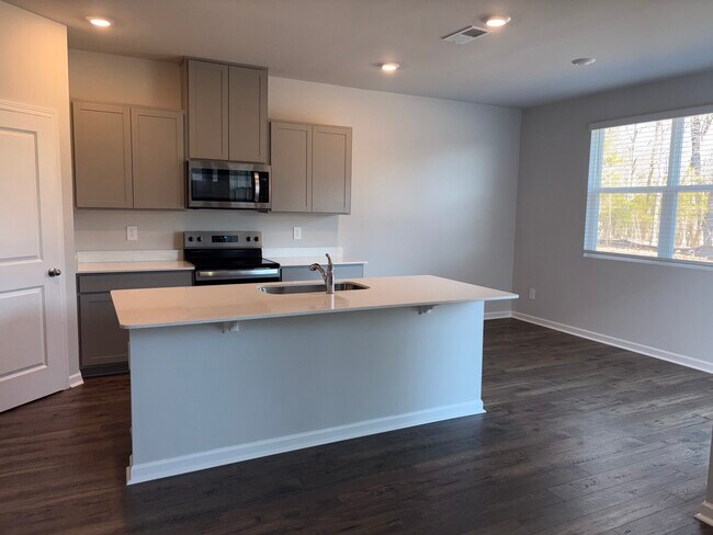 Building Photo - 4316 Oswin Dr