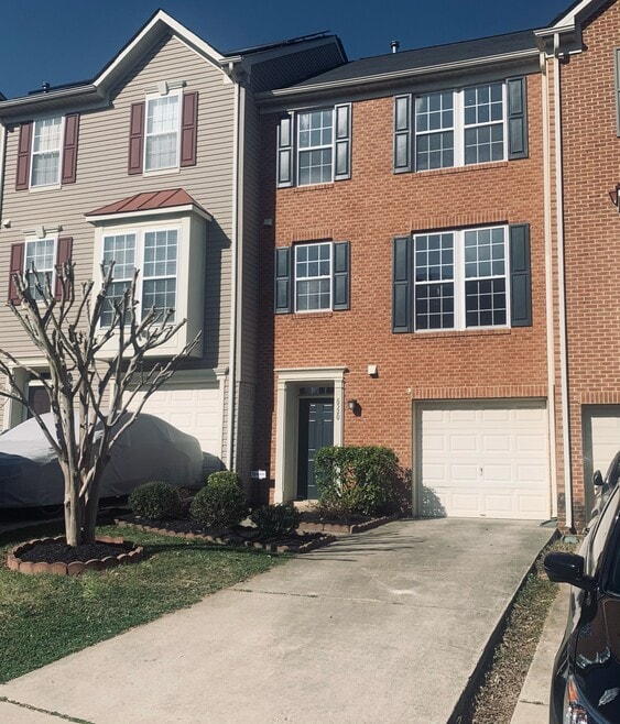 Building Photo - 6520 Landing Way