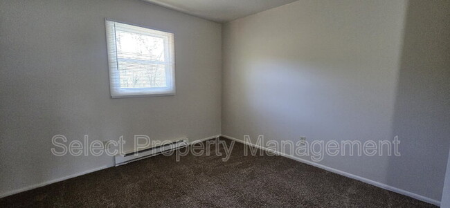 Building Photo - 3839 Sleepy Hollow Ln