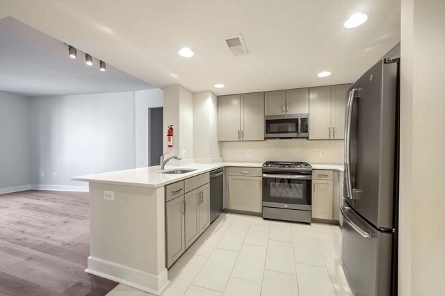 Building Photo - Concierge Building! Modern Condo with 1 Re...