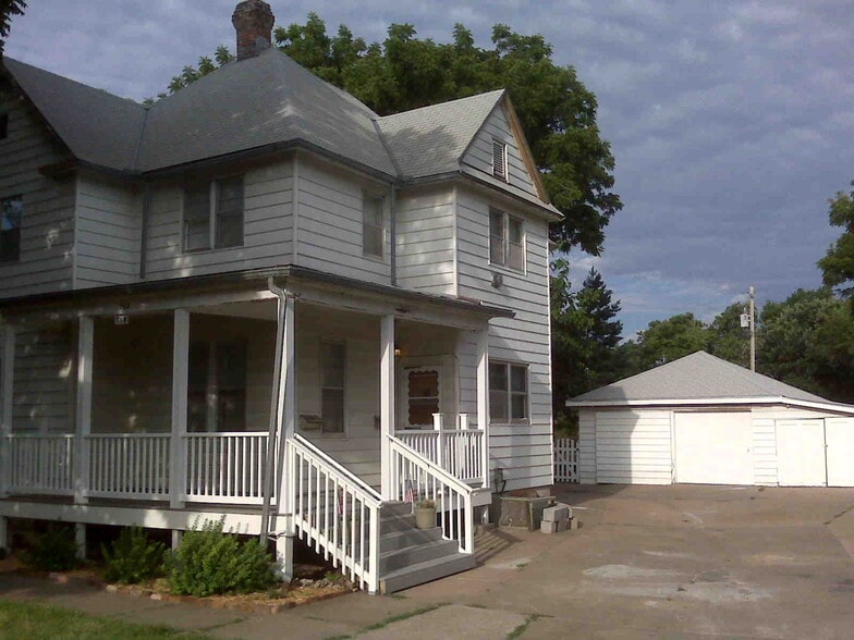 Building Photo - 708 S Santa Fe Ave