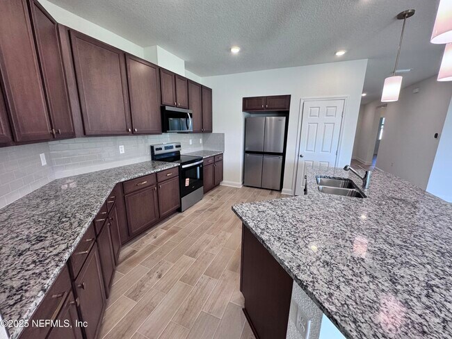 Building Photo - 11156 Spg Mdws Rd