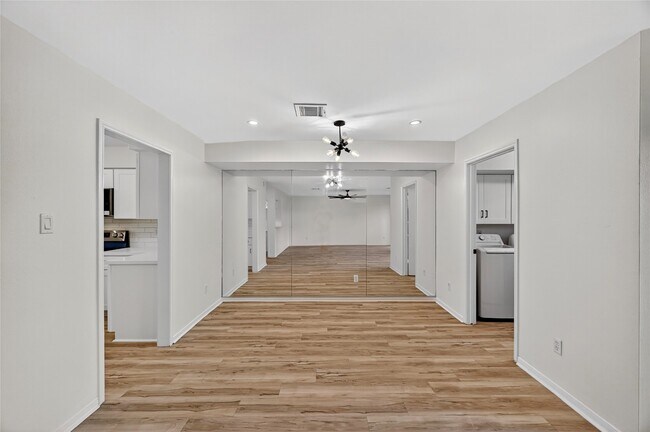 Building Photo - 14734 Perthshire Rd