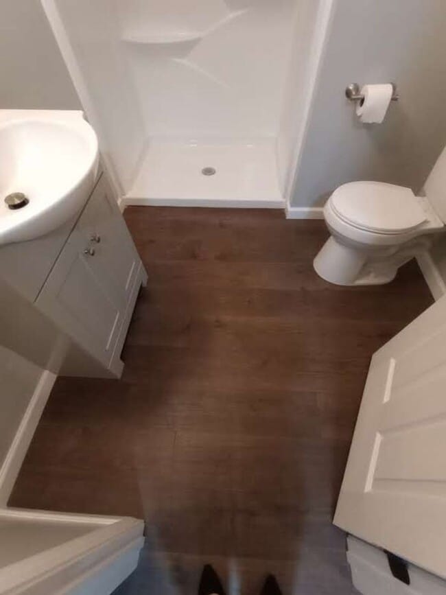 Building Photo - 1 bedroom basement rental