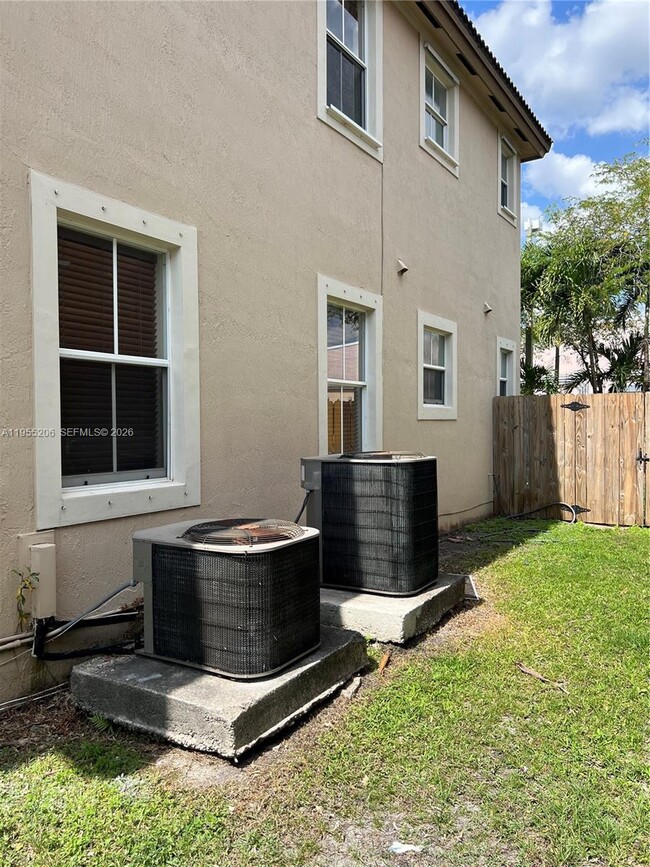 Building Photo - 15389 SW 90th Terrace