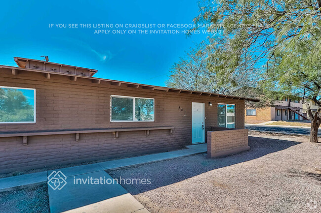 Building Photo - 801 E Hazel Dr