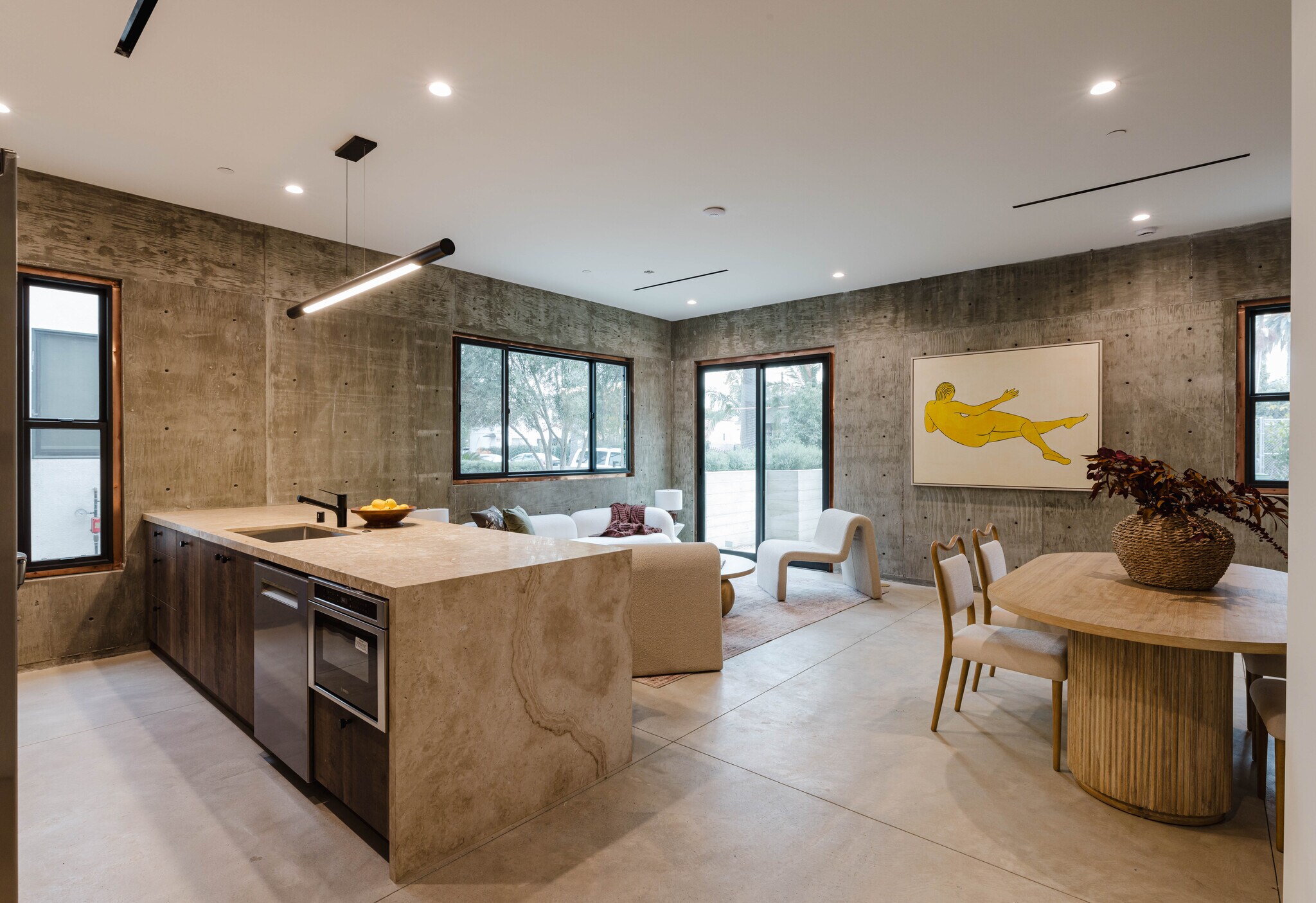 Building Photo - 2855 S Sycamore Ave