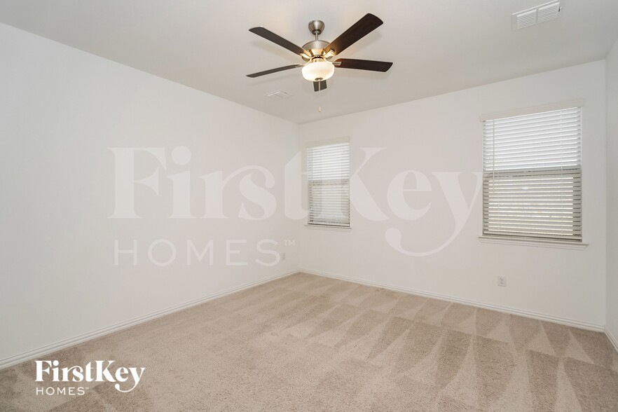 Building Photo - 2524 Goodrich Rd