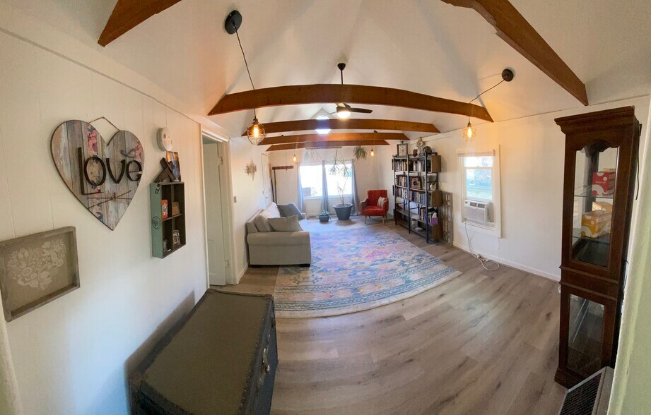 Building Photo - 312 Peach Ave