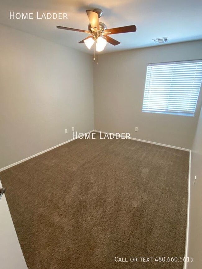 Building Photo - $500 off first month!  Great 3 Bedroom 2.5...