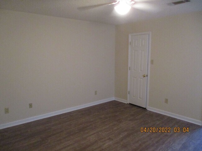 Building Photo - 112-A Acacia Ct