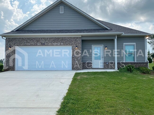 Primary Photo - Home for Rent in Clanton, AL... Available ...