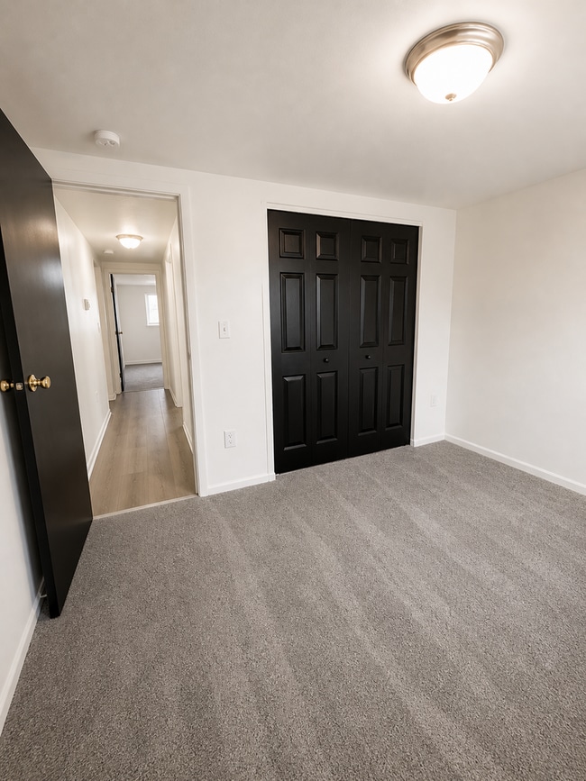 Building Photo - Jefferson Trace Apartments 2 Bedroom and 1.5 Bathroom  - Apply Now~