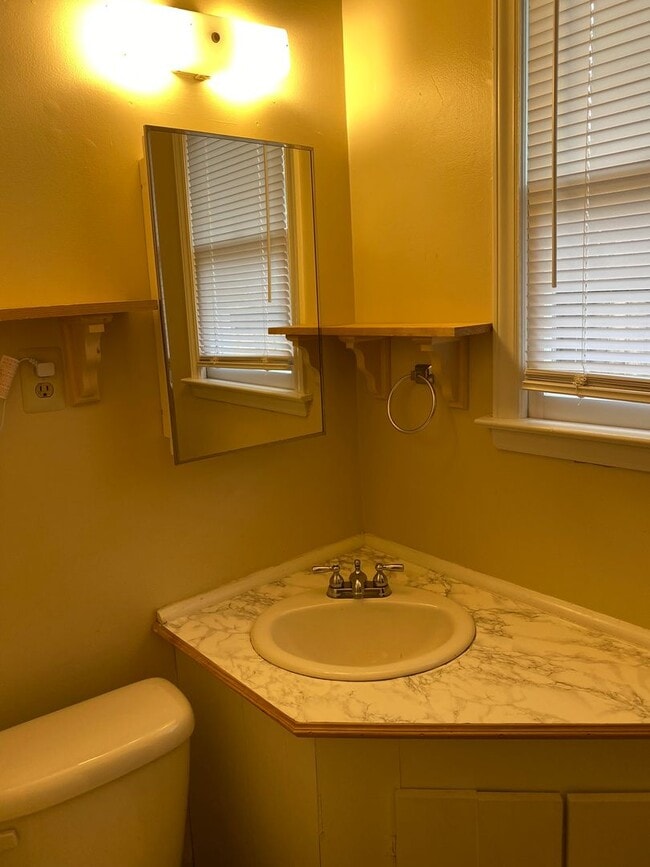 Building Photo - Rosewood