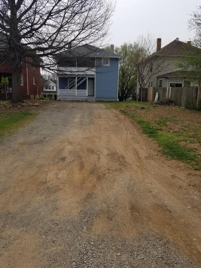 Building Photo - 668 Montrose Ave SE