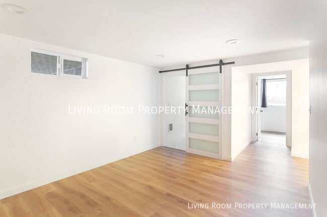 Building Photo - 7061 N. University-