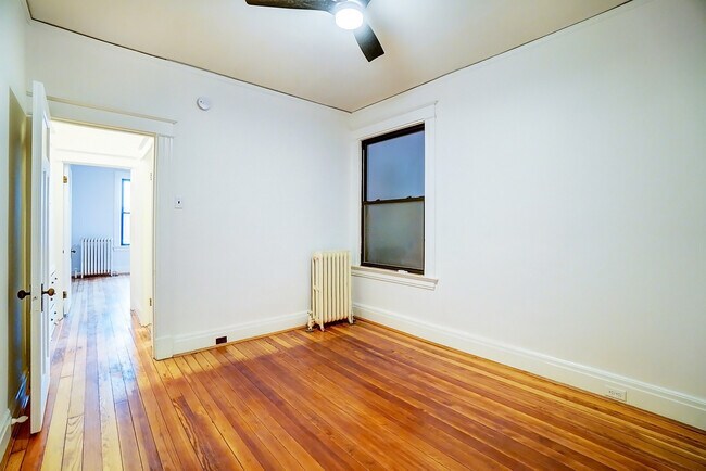 Unit 1 BR2 - 312 E 3rd St