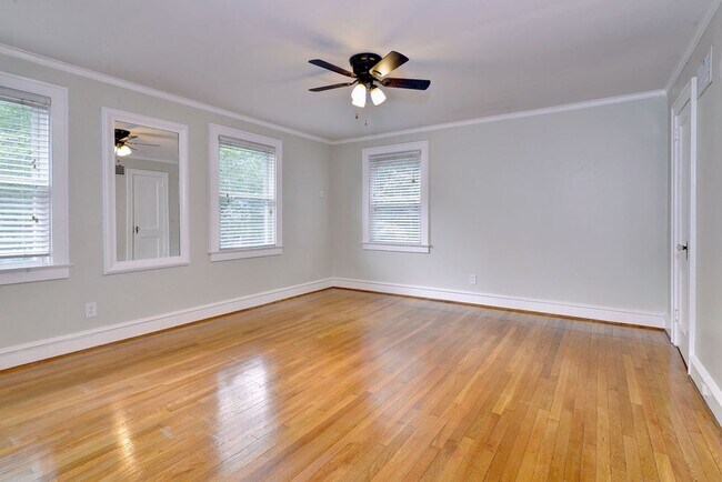 Building Photo - Delightful Home in Brandon Heights
