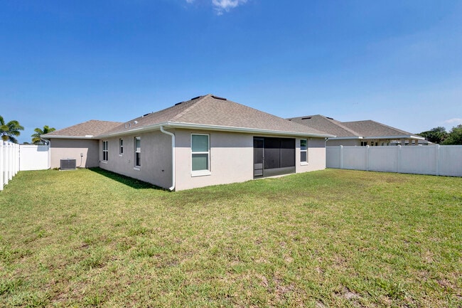 Building Photo - 5348 Lugo St