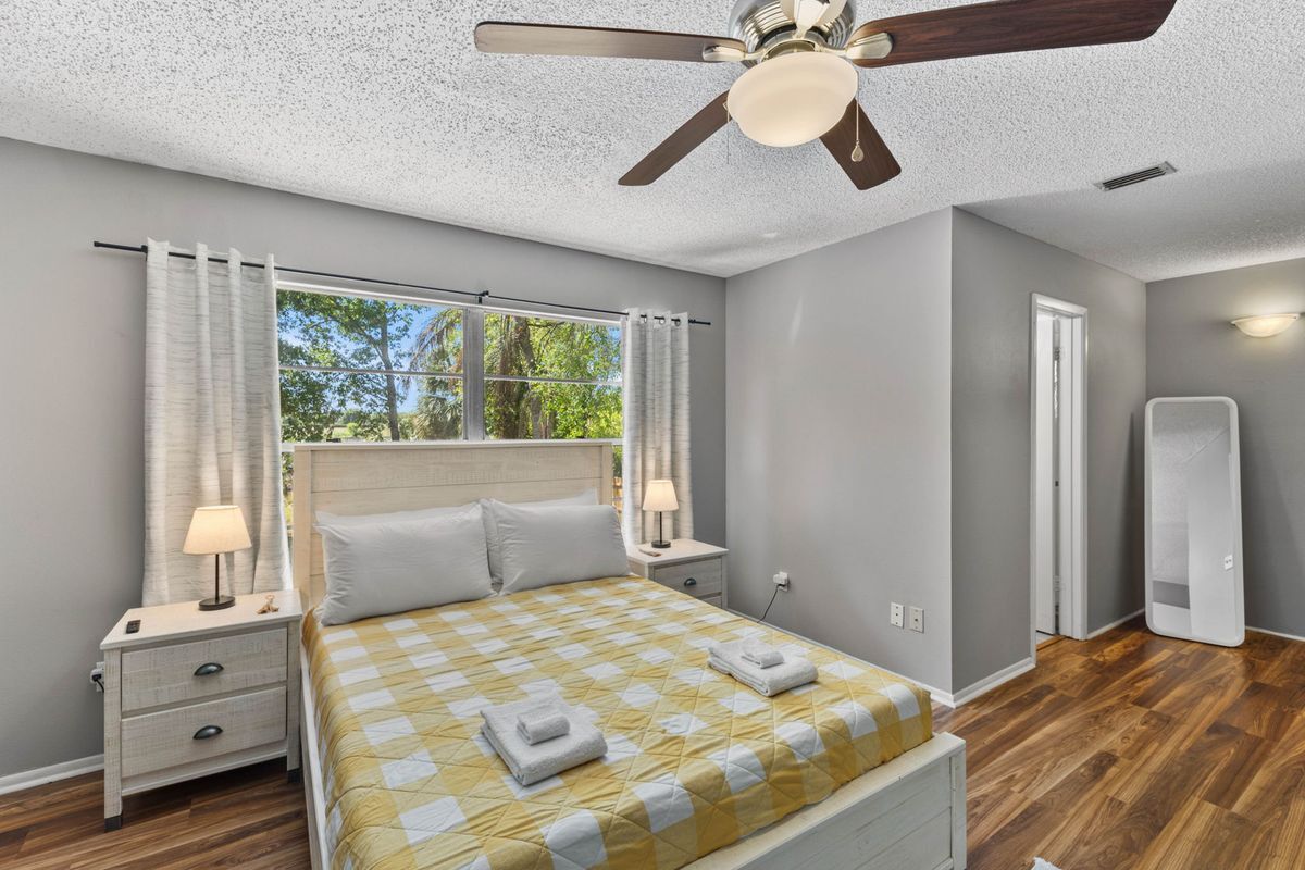 Building Photo - 7694 Indian Ridge Trail S