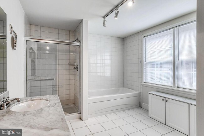 Building Photo - 1714 Rittenhouse Square