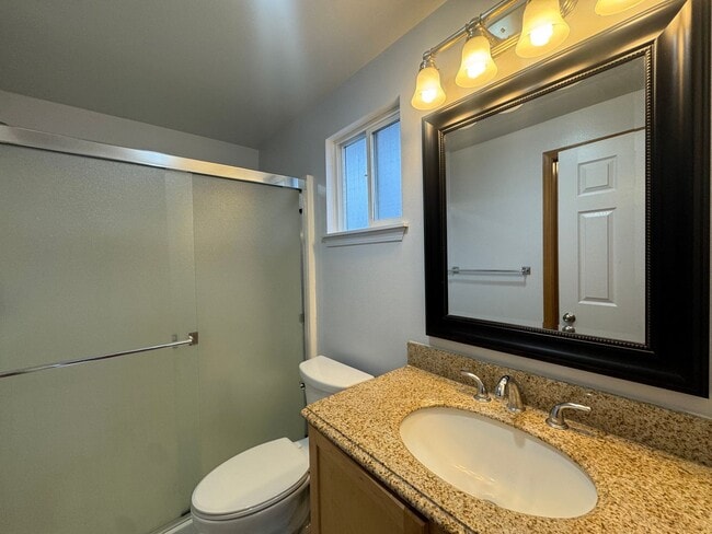 Building Photo - 11219 3rd Ave E