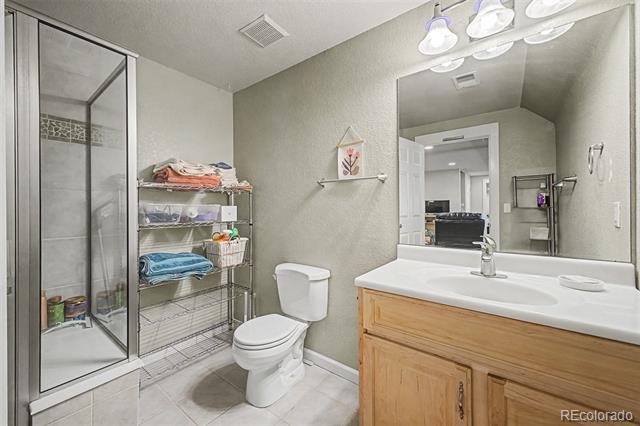 Building Photo - 2745 Xanthia St
