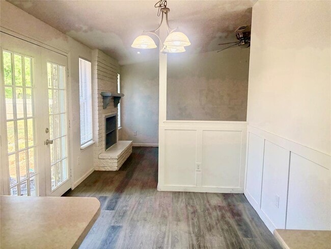 Building Photo - 2049 Sierra St