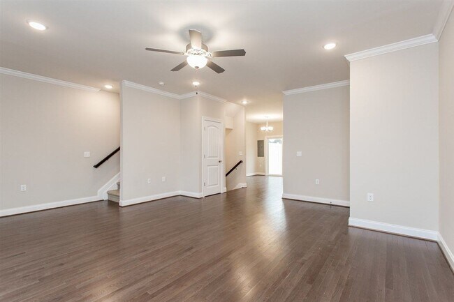 Building Photo - Spacious Luxury Townhome! Outstanding Location!