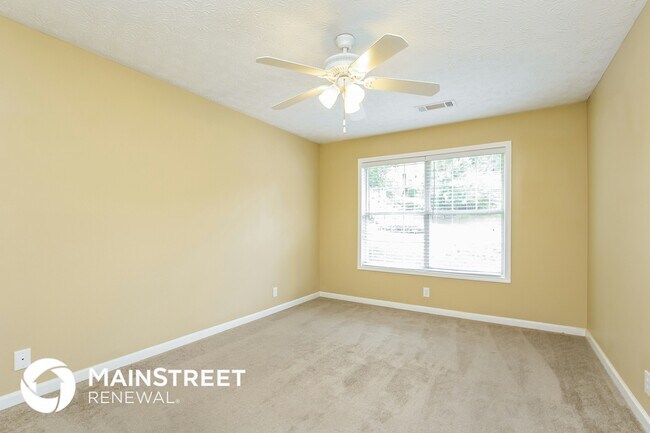 Building Photo - 5559 Princeton Oaks Ln
