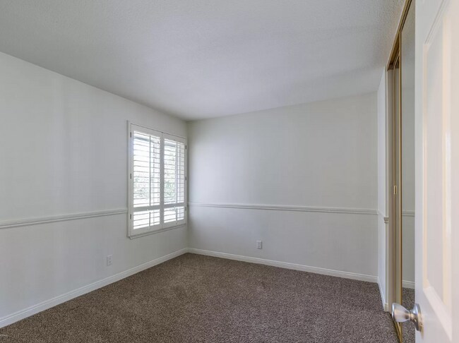 Building Photo - Beautiful 4 bedroom home in Agoura!