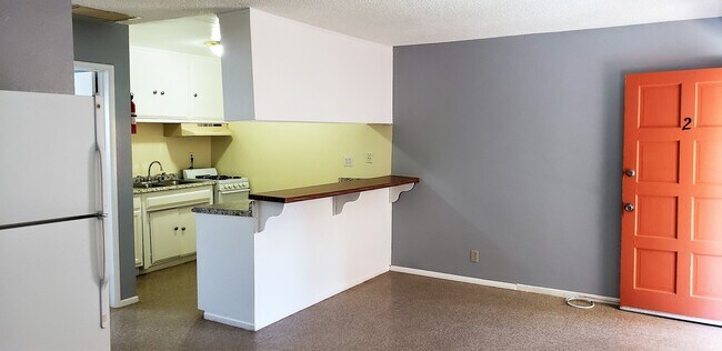 Building Photo - 252 A St