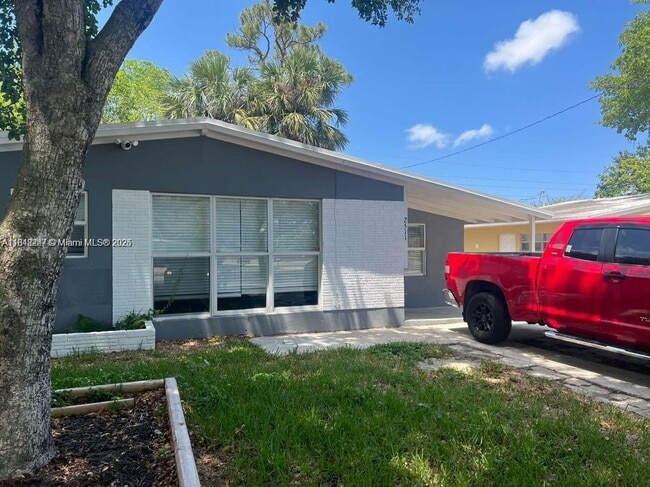 Primary Photo - 2511 SW 3rd St