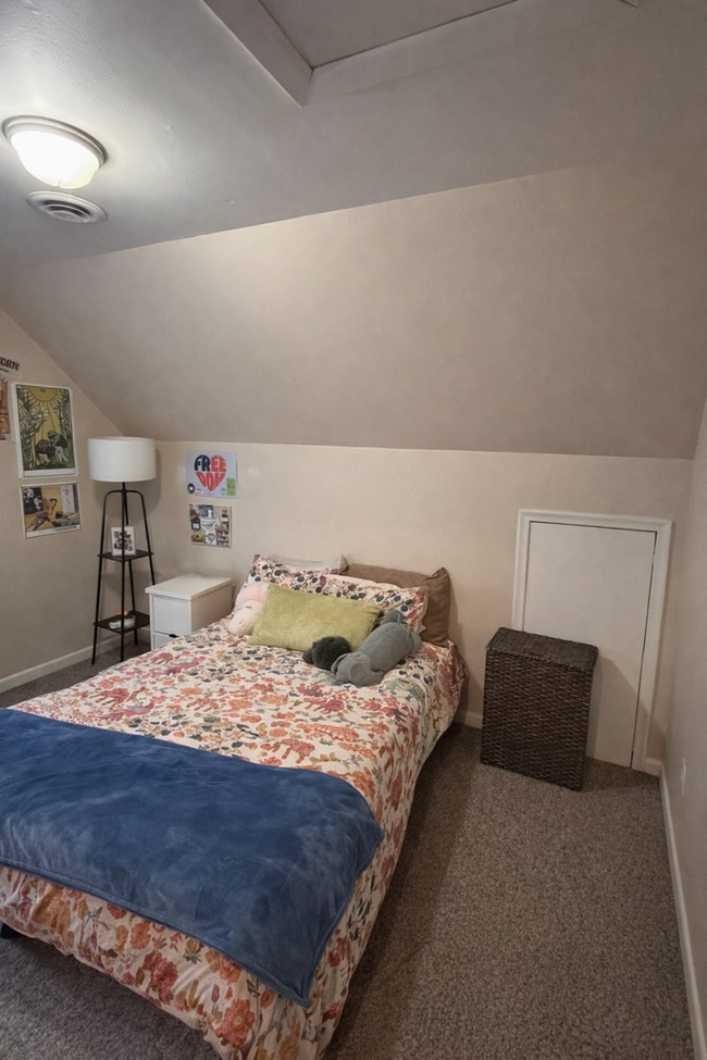 Building Photo - 1803 Hill St